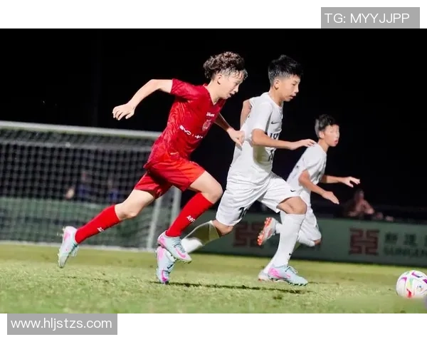 马里U17与西班牙U17激战正酣青少年足球赛场上的精彩对决